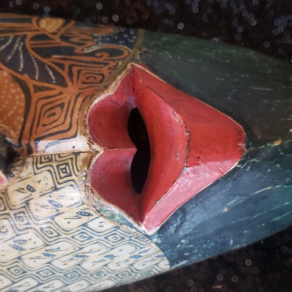 African Mask - Picture 2 of 8